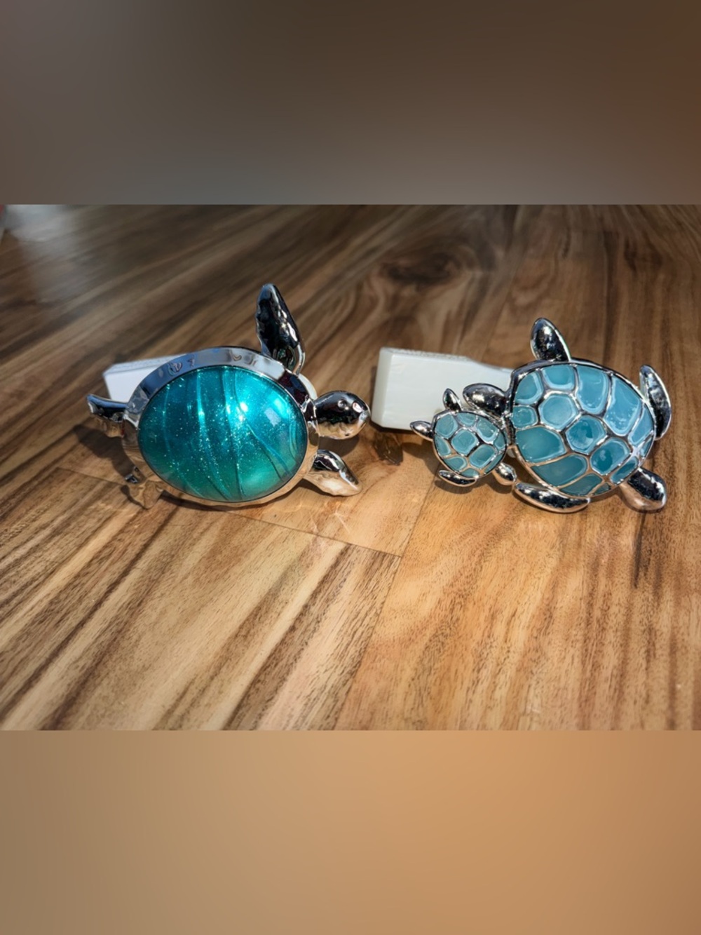 Bath & Body Works Turtle Wallflowers glow & illuminate Set of 2